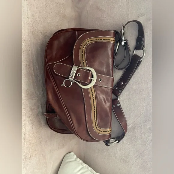 Dior Brown Leather Saddle Bag with Tan Accent - Picture 2 of 10